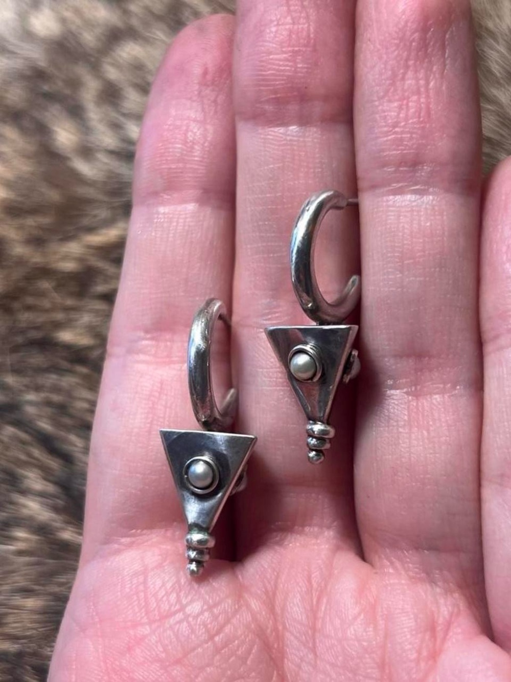 Sterling silver geometric/atomic pyramidal pearl earrings